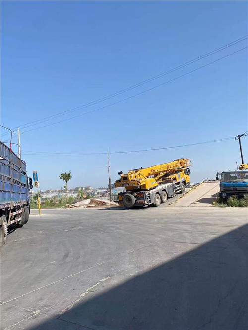 阿合奇县25吨吊车的租赁价格大概是多少？