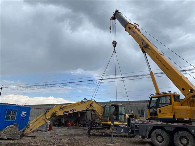 阿合奇县25吨吊车的工作半径是多少？